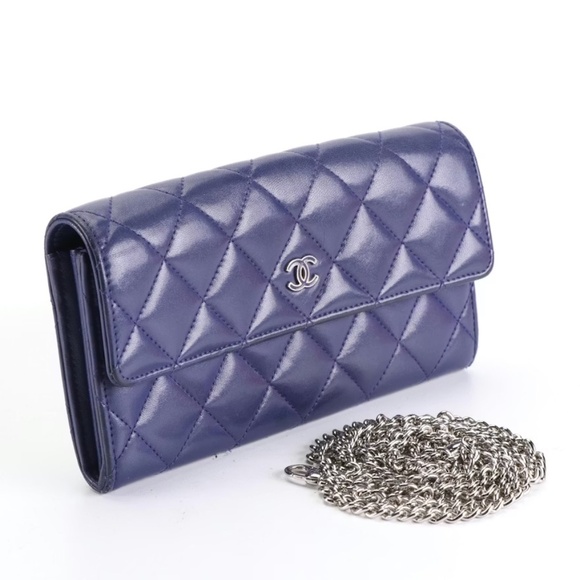 Chanel CC Gusset Flap Wallet in Quilted Leather - Picture 3 of 13